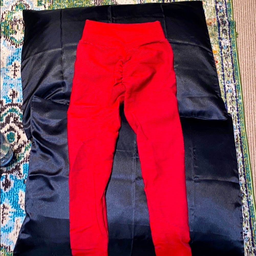 Booty scrunch workout or everyday leggings